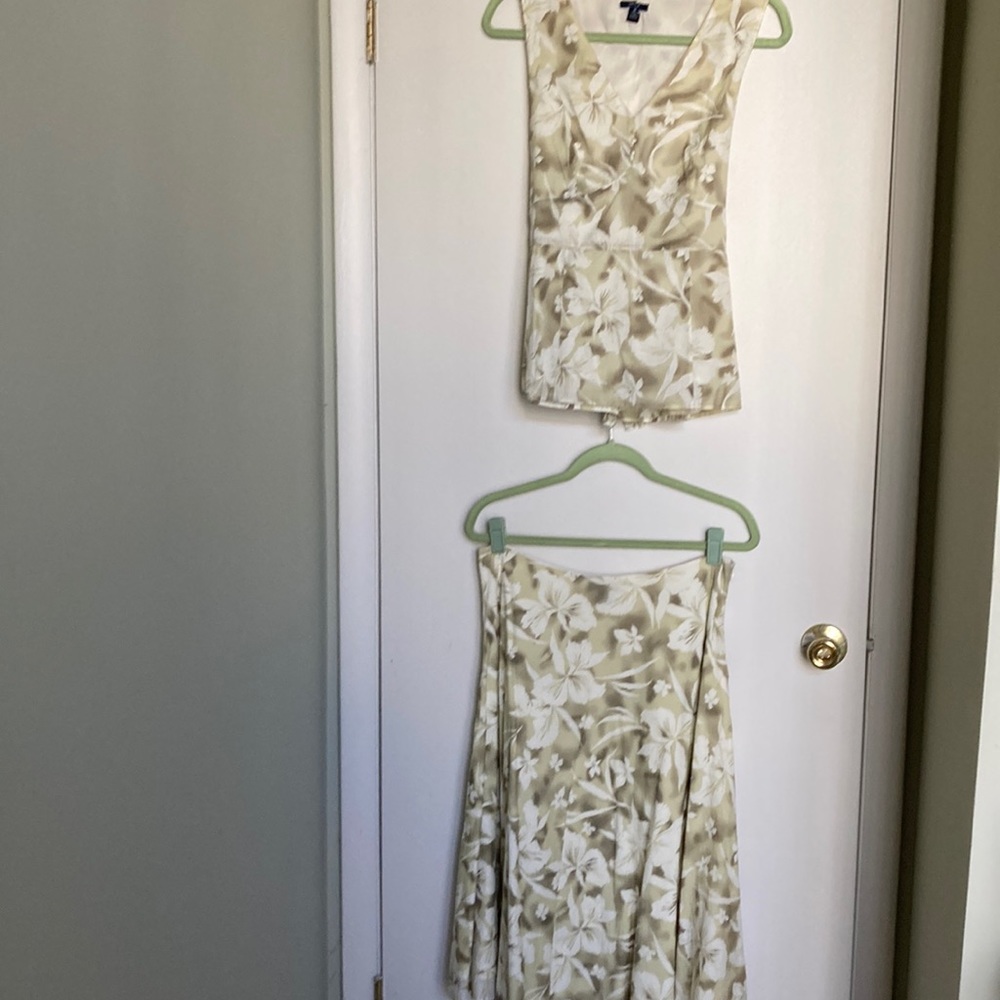 NAUTICA 2 piece green and white sleeveless top and matching skirt. Size 12.